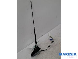 Begagnade Antenn Citroen C4 Cactus (0B/0P) 1.2 PureTech 110 12V Pris € 24,95 Marginaltabell erbjuds av Maresia Parts