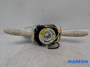 Gebruikte Stuurkolomschakelaar Fiat 500C (312) 1.2 69 Prijs € 75,00 Margeregeling aangeboden door Maresia Parts