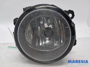 Gebruikte Mistlamp links-voor Renault Trafic (1FL/2FL/3FL/4FL) 1.6 dCi 125 Twin Turbo Prijs € 48,40 Inclusief btw aangeboden door Maresia Parts