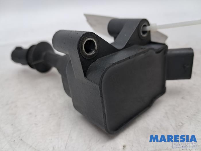 Pen Bobine van een Opel Astra K Sports Tourer 1.2 Turbo 12V 2020