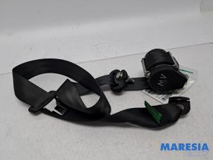 Begagnade Främre säkerhetsbälte, mitten Fiat Ducato (250) 2.0 D 115 Multijet Pris € 108,90 Inklusive moms erbjuds av Maresia Parts
