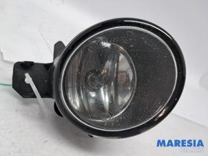 Begagnade Dimljus, höger fram Opel Movano 2.3 CDTi 16V FWD Pris € 12,10 Inklusive moms erbjuds av Maresia Parts