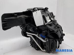 Begagnade Värmarhus Renault Clio IV Estate/Grandtour (7R) 0.9 Energy TCE 90 12V Pris € 165,95 Marginaltabell erbjuds av Maresia Parts