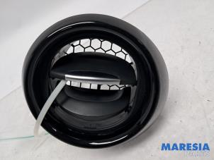 Begagnade Luftmunstycke, instrumentbräda Renault Clio IV Estate/Grandtour (7R) 0.9 Energy TCE 90 12V Pris € 10,00 Marginaltabell erbjuds av Maresia Parts