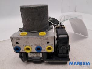 Gebruikte ABS Pomp Peugeot 3008 I (0U/HU) 2.0 HYbrid4 16V Prijs € 124,99 Margeregeling aangeboden door Maresia Parts