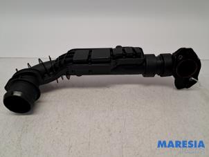 Używane Waz ssacy powietrza Opel Vivaro 1.5 CDTI 102 Cena € 18,14 Z VAT oferowane przez Maresia Parts