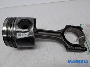 Begagnade Vevstake Opel Vivaro 1.6 CDTi BiTurbo 125 Pris € 60,50 Inklusive moms erbjuds av Maresia Parts