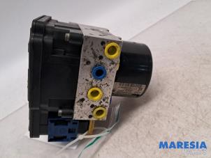 Begagnade ABS-pump Renault Grand Scénic III (JZ) 2.0 16V CVT Pris € 149,99 Marginaltabell erbjuds av Maresia Parts