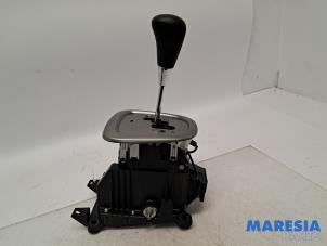 Begagnade Automatisk växelväljare Peugeot 107 1.0 12V Pris € 75,00 Marginaltabell erbjuds av Maresia Parts