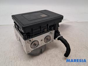 Gebruikte ABS Pomp Renault Megane IV Estate (RFBK) 1.3 TCE 115 16V Prijs € 199,99 Margeregeling aangeboden door Maresia Parts