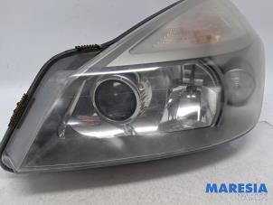 Begagnade Strålkastare, vänster Renault Espace (JK) 2.0 16V Turbo Pris € 90,00 Marginaltabell erbjuds av Maresia Parts