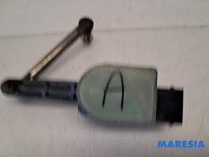 Gebruikte Motor Koplamp Renault Espace (JK) 2.0 16V Turbo Prijs € 35,00 Margeregeling aangeboden door Maresia Parts