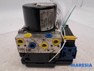 Gebruikte ABS Pomp Renault Megane III Berline (BZ) 1.4 16V TCe 130 Prijs € 300,00 Margeregeling aangeboden door Maresia Parts