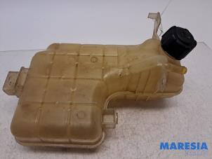 Begagnade Expansionskärl Renault Espace (JK) 2.0 16V Turbo Pris € 39,00 Marginaltabell erbjuds av Maresia Parts