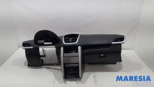 Begagnade Instrumentbräda Peugeot 207 CC (WB) 1.6 16V THP Pris € 199,50 Marginaltabell erbjuds av Maresia Parts