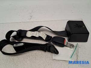 Begagnade Bakre säkerhetsbälte, höger Fiat Ducato (250) 3.0 140 Natural Power Pris € 60,50 Inklusive moms erbjuds av Maresia Parts