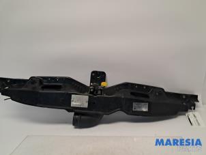 Begagnade Låsplatta Fiat Ducato (250) 2.0 D 115 Multijet Pris € 120,94 Inklusive moms erbjuds av Maresia Parts