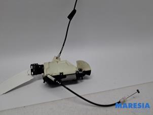 Gebruikte Portierslot Mechaniek 4Deurs links-voor Peugeot 308 SW (4E/H) 1.6 VTI 16V Prijs € 120,00 Margeregeling aangeboden door Maresia Parts