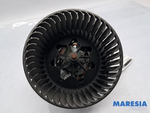 Begagnade Fläktmotor för uppvärmning och ventilation Alfa Romeo Giulietta (940) 1.4 TB 16V MultiAir Pris € 75,00 Marginaltabell erbjuds av Maresia Parts