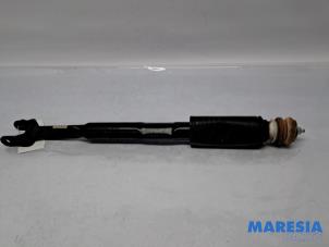 Gebruikte Schokdemper links-achter Alfa Romeo Giulietta (940) 1.4 TB 16V MultiAir Prijs € 34,95 Margeregeling aangeboden door Maresia Parts