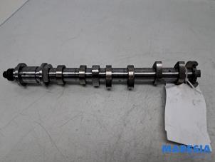 Begagnade Kamaxel Peugeot 2008 (CU) 1.2 12V e-THP PureTech 110 Pris € 199,00 Marginaltabell erbjuds av Maresia Parts