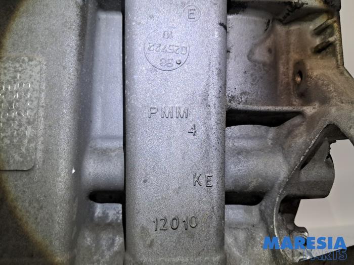 Dolny blok silnika z Citroën C4 Cactus (0B/0P) 1.2 PureTech 82 12V 2015