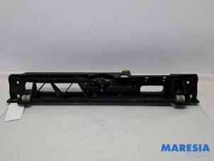 Begagnade Låsplatta Citroen C4 Picasso (3D/3E) 1.6 16V THP 155 Pris € 59,99 Marginaltabell erbjuds av Maresia Parts