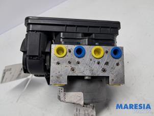 Gebruikte ABS Pomp Renault Megane IV (RFBB) 1.2 Energy TCE 130 Prijs € 199,99 Margeregeling aangeboden door Maresia Parts