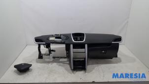 Begagnade Instrumentbräda Peugeot 207 CC (WB) 1.6 16V Pris € 199,50 Marginaltabell erbjuds av Maresia Parts