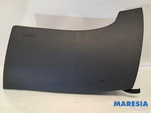 Begagnade Knäairbag, vänster Peugeot 207 CC (WB) 1.6 16V Pris € 79,00 Marginaltabell erbjuds av Maresia Parts