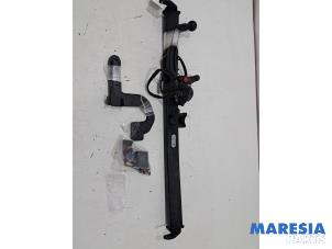 Begagnade Dragkrok Opel Grandland (X) 1.2 Turbo 12V Pris € 225,00 Marginaltabell erbjuds av Maresia Parts