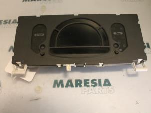 Używane Tablica rozdzielcza Renault Modus/Grand Modus (JP) 1.5 dCi 65 FAP Cena € 65,00 Procedura marży oferowane przez Maresia Parts