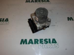 Begagnade ABS-pump Alfa Romeo GT (937) 1.9 JTD 16V Multijet Pris € 80,00 Marginaltabell erbjuds av Maresia Parts