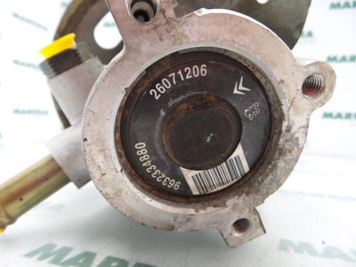 Servostyrningspump från en Citroën Xsara Break (N2) 1.6i 1999