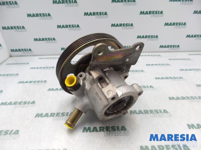 Servostyrningspump från en Citroën Xsara Break (N2) 1.6i 1999