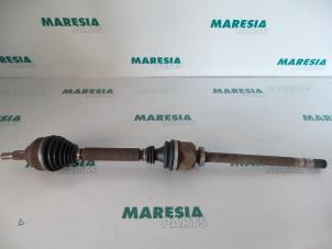 Begagnade Drivaxel, höger fram Renault Laguna II Grandtour (KG) 2.2 dCi 150 16V Pris € 105,00 Marginaltabell erbjuds av Maresia Parts