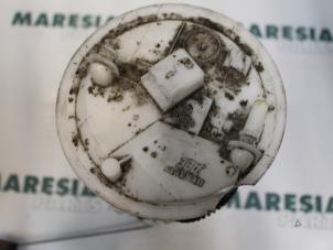 Gebruikte Tank element Pomp Renault Megane II (BM/CM) 1.6 16V Prijs € 25,00 Margeregeling aangeboden door Maresia Parts