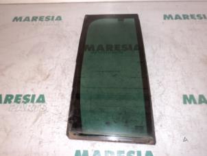 Używane Trójkatna szyba prawy tyl Renault Espace (JK) 2.2 dCi 150 16V Grand Espace Cena € 50,00 Procedura marży oferowane przez Maresia Parts