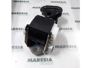 Gebruikte Veiligheidsgordel links-achter Fiat 500 Prijs € 25,00 Margeregeling aangeboden door Maresia Parts