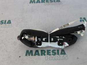 Używane Kurtyna lewa Renault Megane III Coupe (DZ) 2.0 16V TCe 180 Cena € 40,00 Procedura marży oferowane przez Maresia Parts