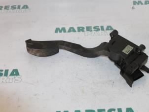 Gebruikte Sensor Gaspedaalpositie Alfa Romeo GT (937) 2.0 JTS 16V Prijs € 40,00 Margeregeling aangeboden door Maresia Parts