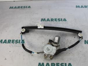 Begagnade Fönstermekanism, 2-dörrars, vänster fram Alfa Romeo 147 (937) 1.6 Twin Spark 16V Pris € 50,00 Marginaltabell erbjuds av Maresia Parts