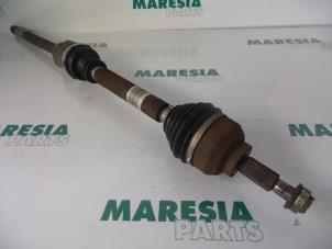 Gebruikte Cardanas rechts-voor (VWA) Renault Laguna II Grandtour (KG) 1.9 dCi 120 Prijs € 60,00 Margeregeling aangeboden door Maresia Parts