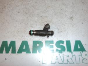 Gebruikte Injector (benzine injectie) Renault Vel Satis (BJ) 3.5 V6 24V Autom. Prijs € 35,00 Margeregeling aangeboden door Maresia Parts