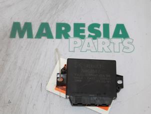 Gebruikte PDC Module Renault Megane III Grandtour (KZ) 1.5 dCi 90 Prijs € 85,00 Margeregeling aangeboden door Maresia Parts