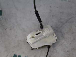 Begagnade Dörrmekanism, 4-dörrars, höger bak Renault Laguna II Grandtour (KG) 2.0 16V Pris € 30,00 Marginaltabell erbjuds av Maresia Parts