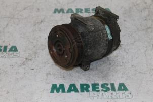Begagnade Luftkonditioneringspump Renault Espace (JE) 2.2 dCi 130 16V Pris € 105,00 Marginaltabell erbjuds av Maresia Parts
