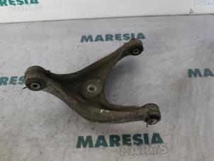 Gebruikte Draagarm links-achter Peugeot 508 (8D) 1.6 HDiF 16V Prijs € 75,00 Margeregeling aangeboden door Maresia Parts