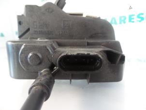 Begagnade Dörrmekanism, 4-dörrars, höger bak Renault Laguna II Grandtour (KG) 1.6 16V Pris € 30,00 Marginaltabell erbjuds av Maresia Parts