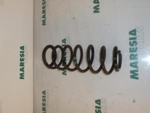 Gebruikte Veerschroef achter Fiat Scudo (270) 2.0 D Multijet Prijs € 25,00 Margeregeling aangeboden door Maresia Parts